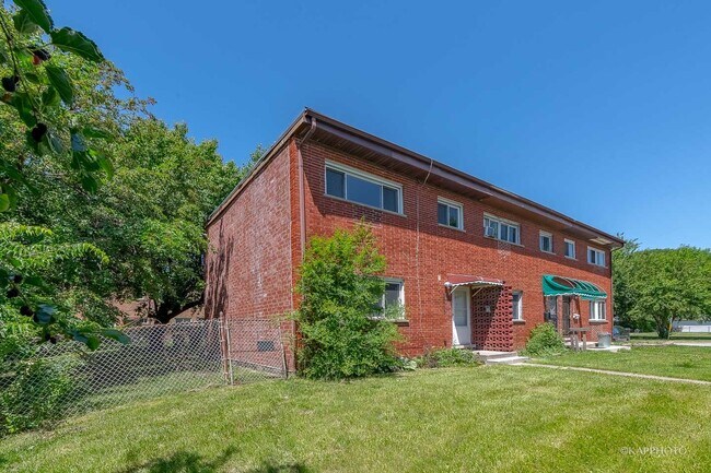 Building Photo - 2015 171st St