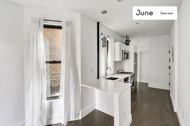 Photo - 826 9th Ave Apartment