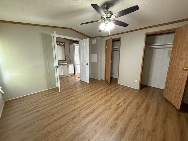 Building Photo - 832 Calla Lilly Ln