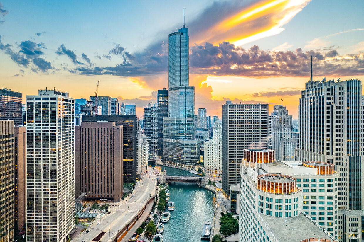 Primary Photo - Trump International Hotel & Tower - Chicago