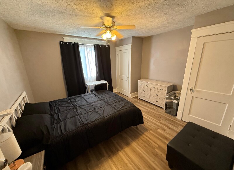 Foto principal - 909 4th St NW