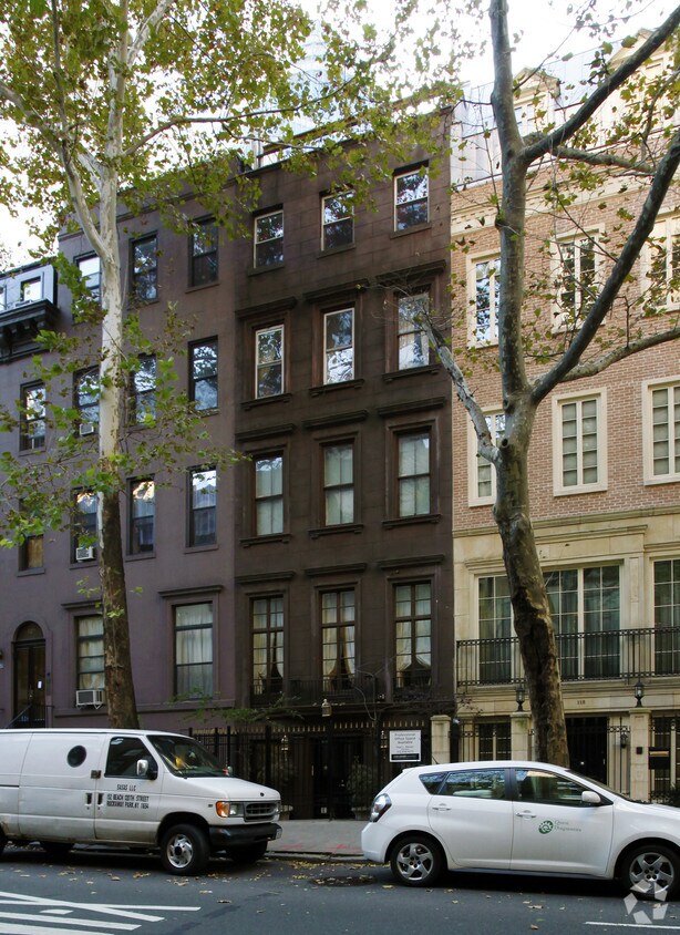 Primary Photo - 120 E 61st St