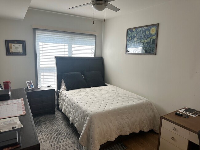 Building Photo - 400 Herron Dr