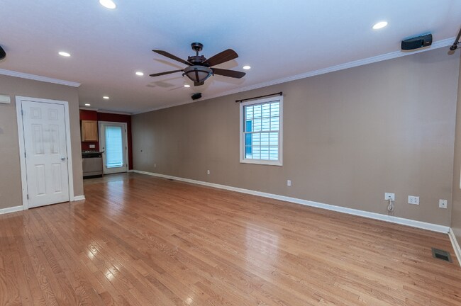 Foto del edificio - 127 Banksville Pl