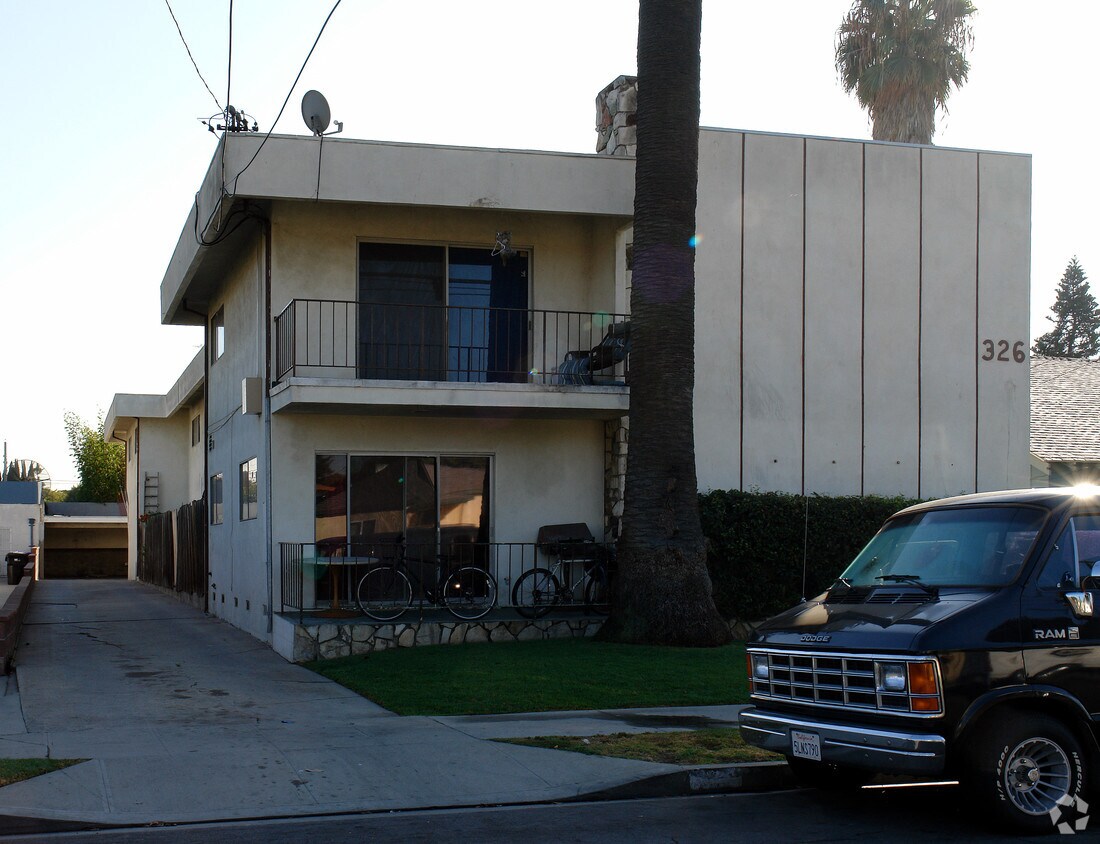 Building Photo - 326 S Cedar Ave