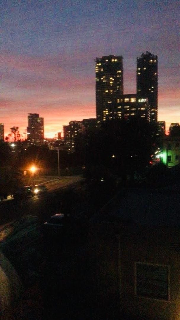 Building Photo - STUDIO WITH A PEAK VIEW OF DOWNTOWN! $1,49...