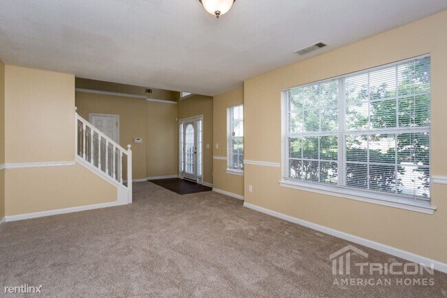 Building Photo - 1420 Spring Hill Run