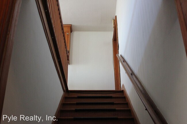 Building Photo - 106 70th St