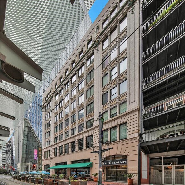 Foto del edificio - 705 N Main St