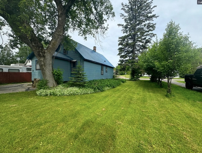 Building Photo - Single Family Home Available!