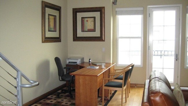 Foto del edificio - 2 br, 1 bath  - 600 W 3rd St Apt A110