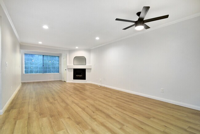 Foto del edificio - 5515 Canoga Ave