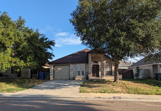Building Photo - 1833 Denmark Ln