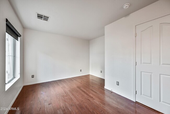 Foto del edificio - 933 W Aspen Way
