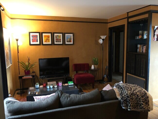 Foto del edificio - 3317 Long Blvd