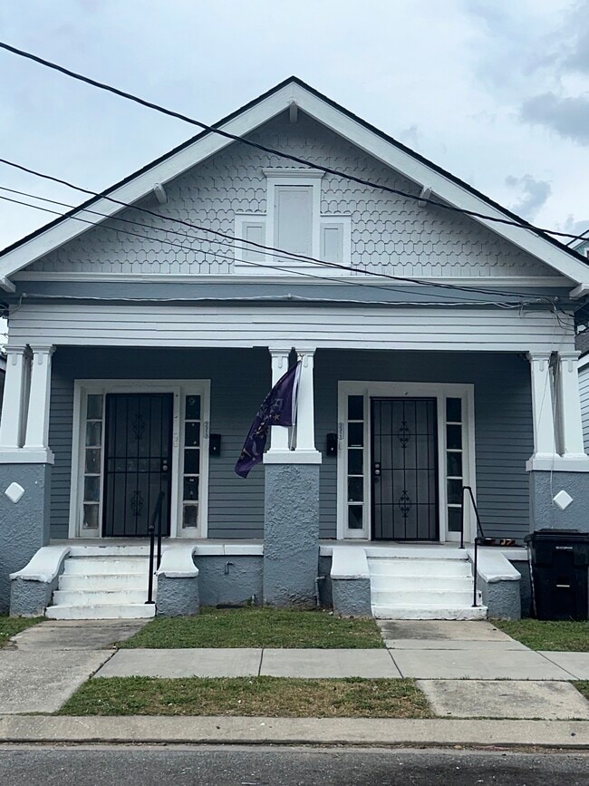 Building Photo - 2313 Dabadie St