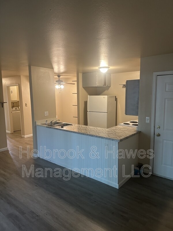 Building Photo - 4531 Boardwalk Dr