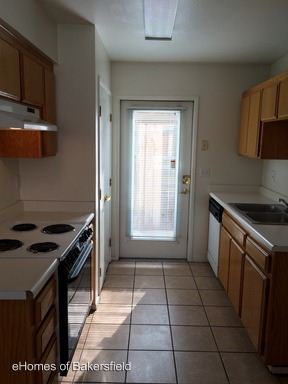 Building Photo - 2915 Brookside Dr