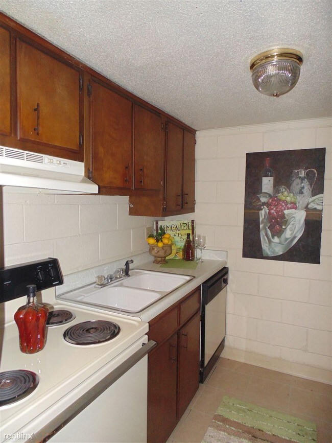 Foto del edificio - 1616 N Bryant St