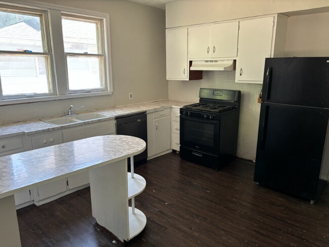 Foto del edificio - 3664 E 52nd St