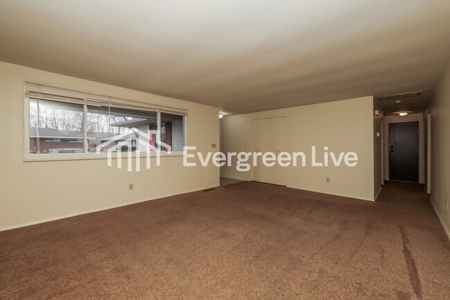 Foto del edificio - 7972 Blackshear Dr