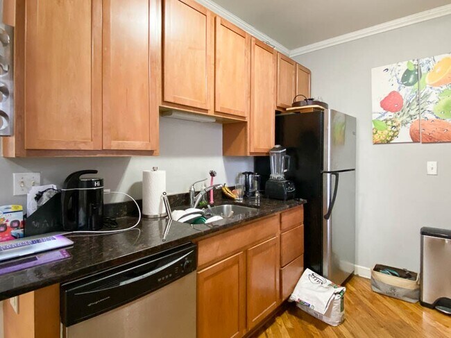 Foto del edificio - 1619 W Wallen Ave