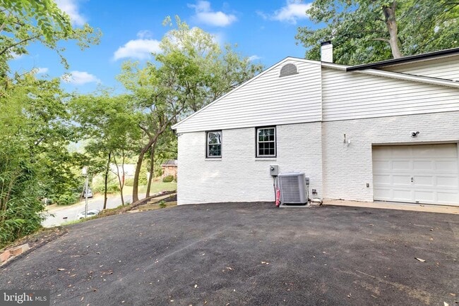 Foto del edificio - 3009 S Hill St