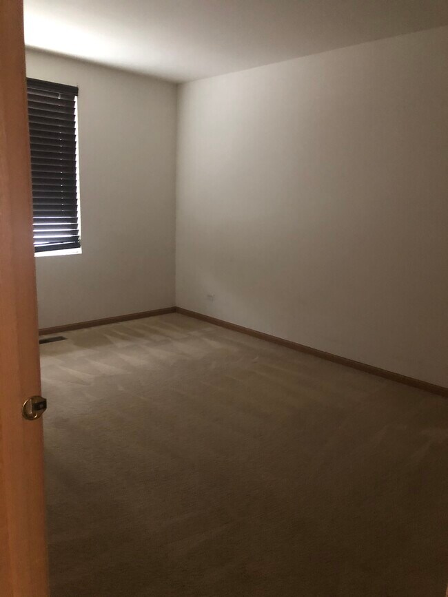 Master bedroom - 762 Four Seasons Blvd