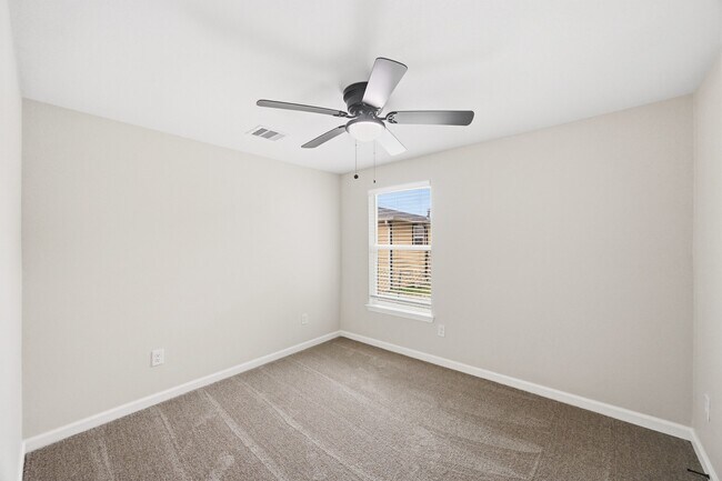 Foto del edificio - 7946 Fowlie St