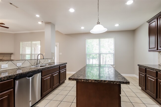 Building Photo - 13605 Falcon Ct