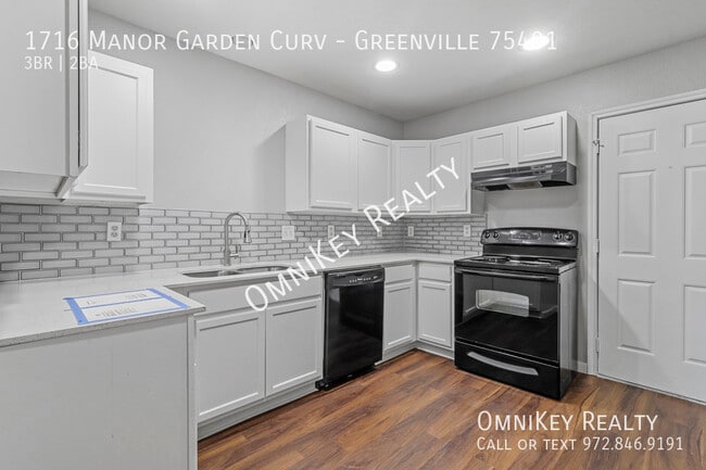 Building Photo - 1716 Manor Garden Curve