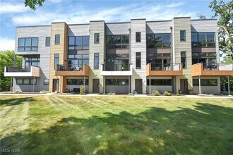 Building Photo - 18875 Riversouth Terrace