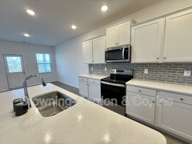 Building Photo - 106 Glacier Wy