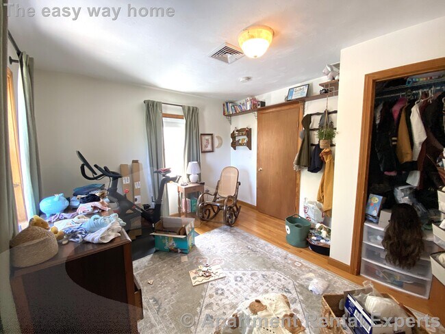 Building Photo - Rare!  Deleaded Single Fam - Laundry in Un...