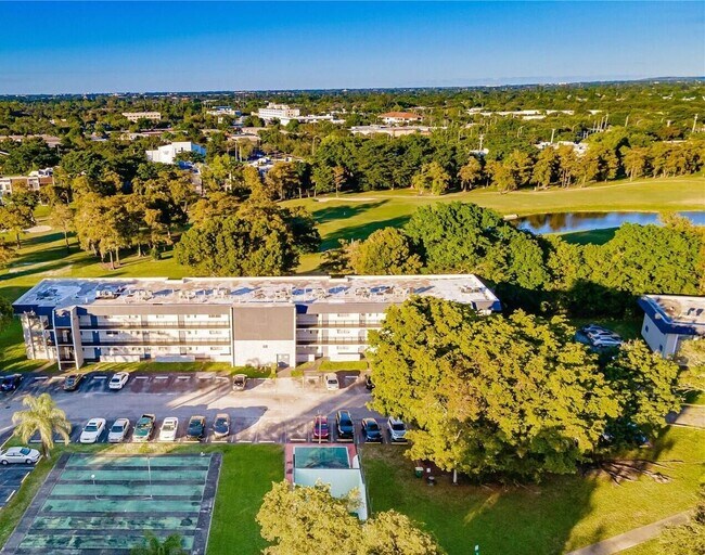 Foto del edificio - 7911 N Colony Cir