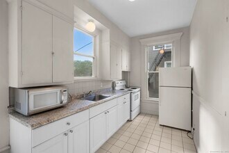 Building Photo - 113 E Main St