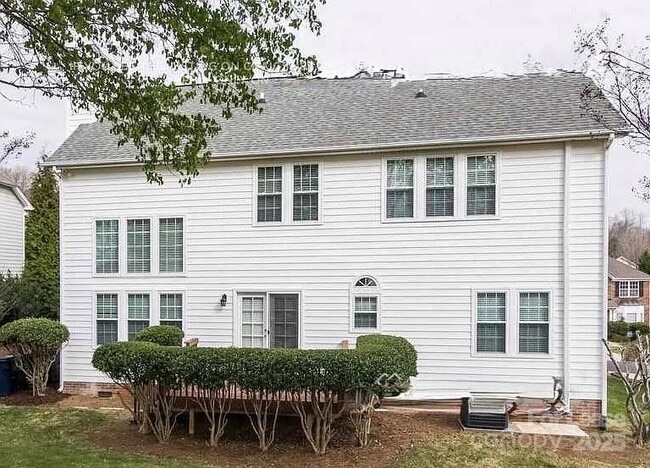 Building Photo - 15832 Hollingbourne Rd