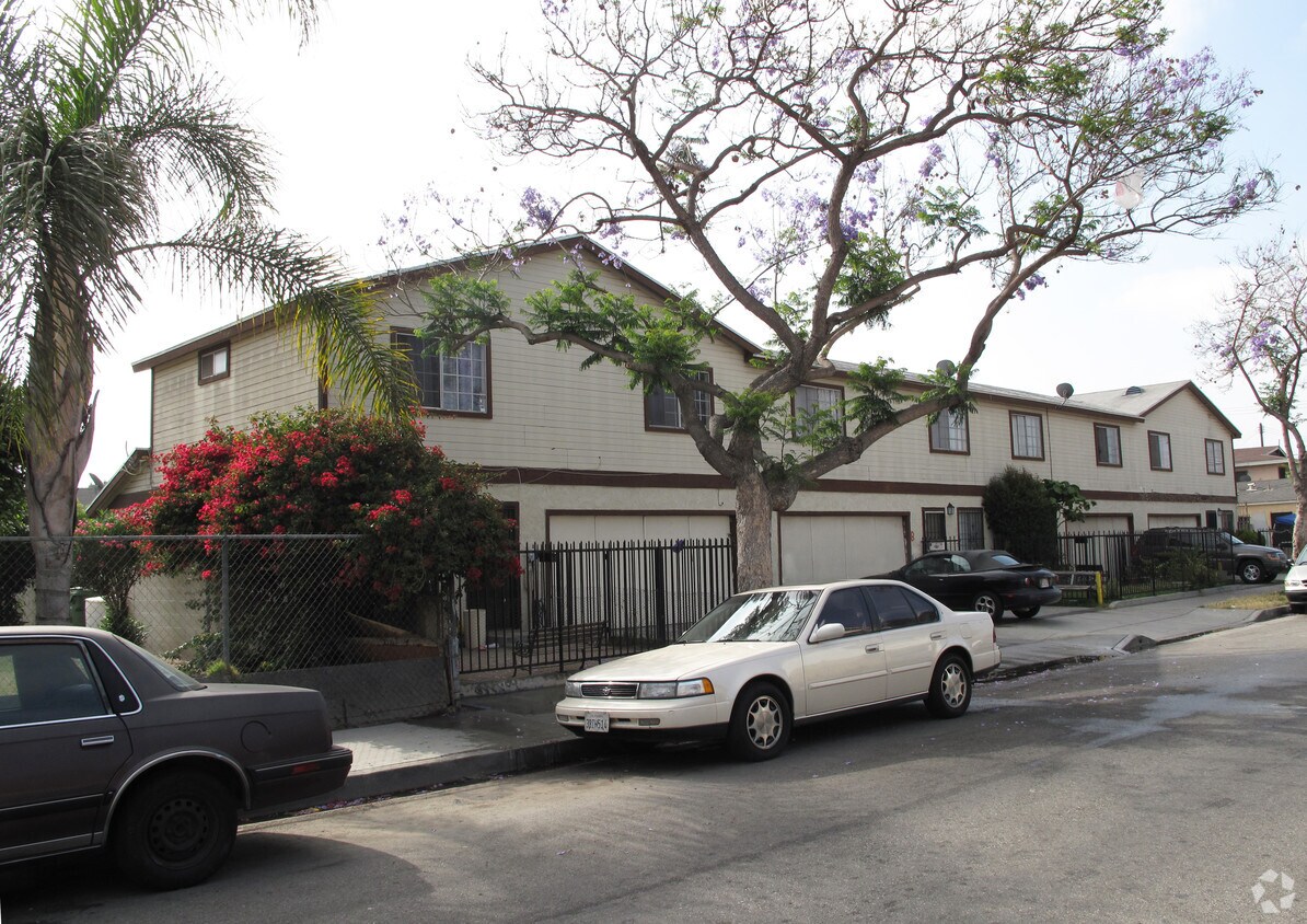 Primary Photo - 12226 Peach St