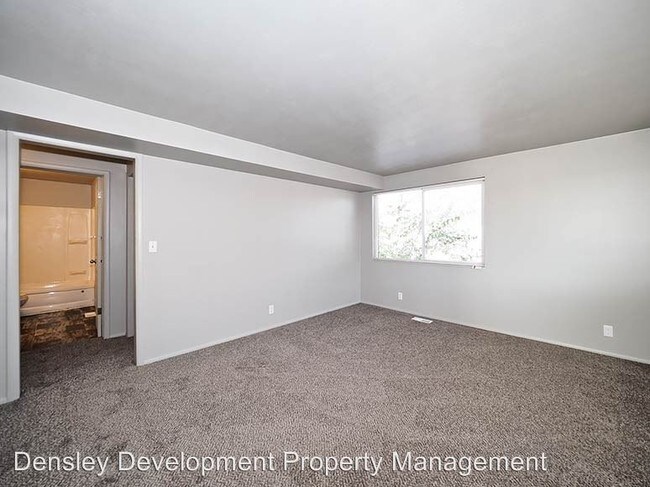 Building Photo - 3064 W Beaver Cir