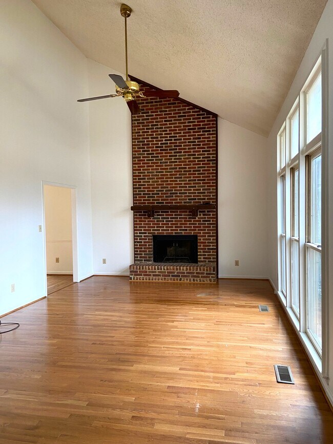 Foto del edificio - 223 Cambo Ter