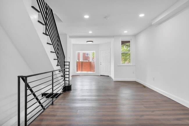 Building Photo - 1721 S Edgewood St
