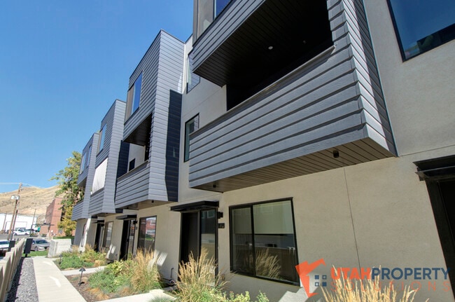 Building Photo - 351 W 800 N