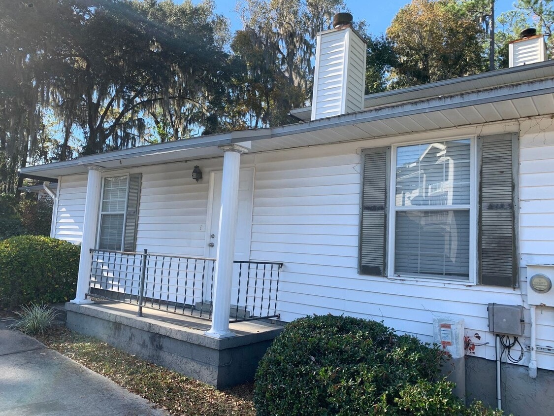 1 br, 1 bath House 2720 NW 104th Court U... House Rental in