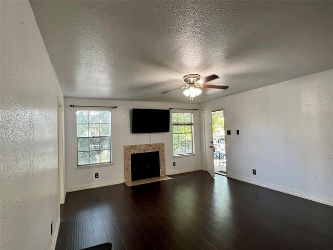 Building Photo - 9700 Leawood Blvd