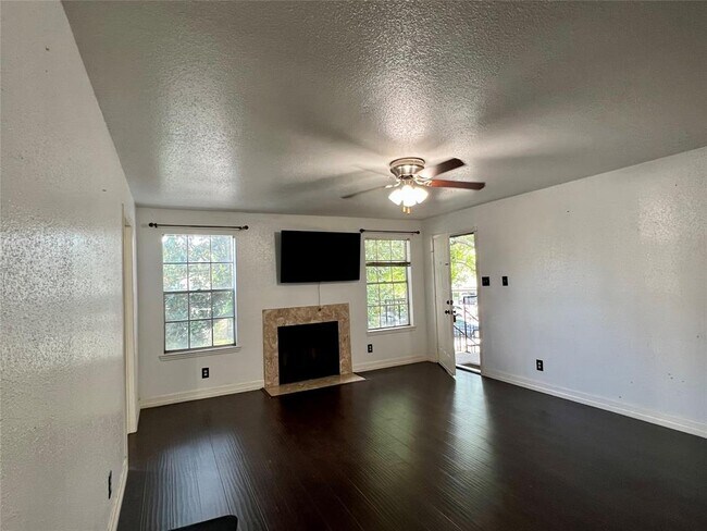 Foto del edificio - 9700 Leawood Blvd