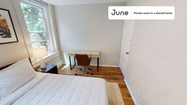 Building Photo - Private bedroom in 2 bed/1 bath Home