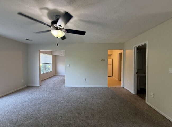 Foto del edificio - West Lafayette - Large 3 Bedroom 2 Bath Duplex