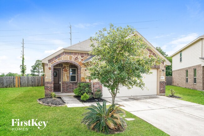 Building Photo - 10902 Camarillo Ct