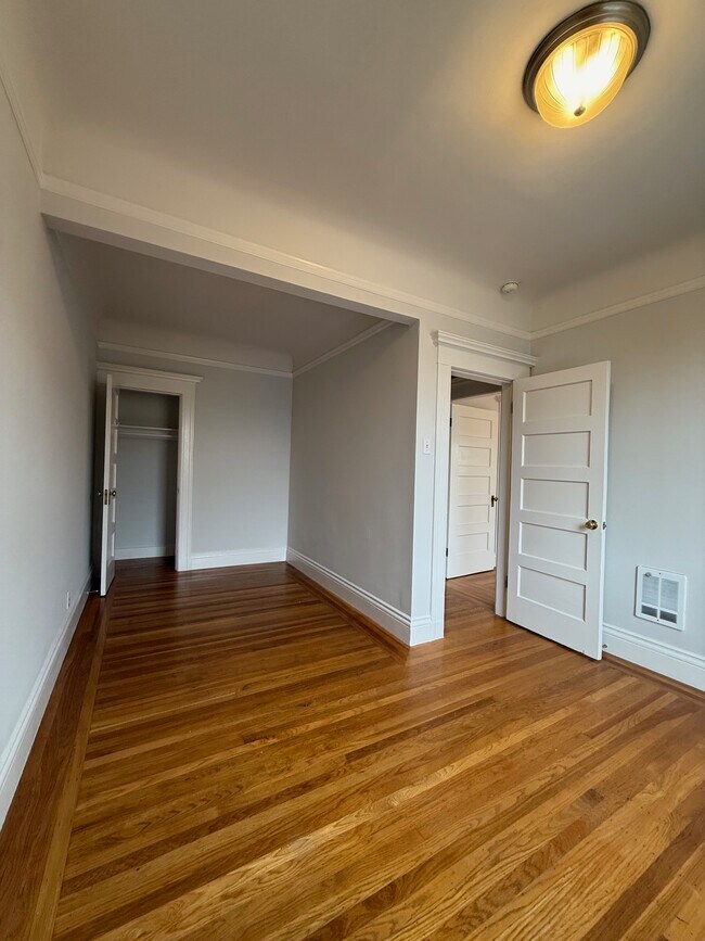 Foto del edificio - 3185 16th St