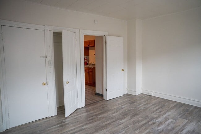 Building Photo - 534 N Law St